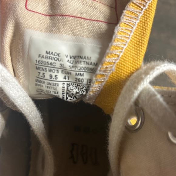 Converse Chuck Taylor’s Mustard Floral Embroidered High-Tops - Picture 11 of 11